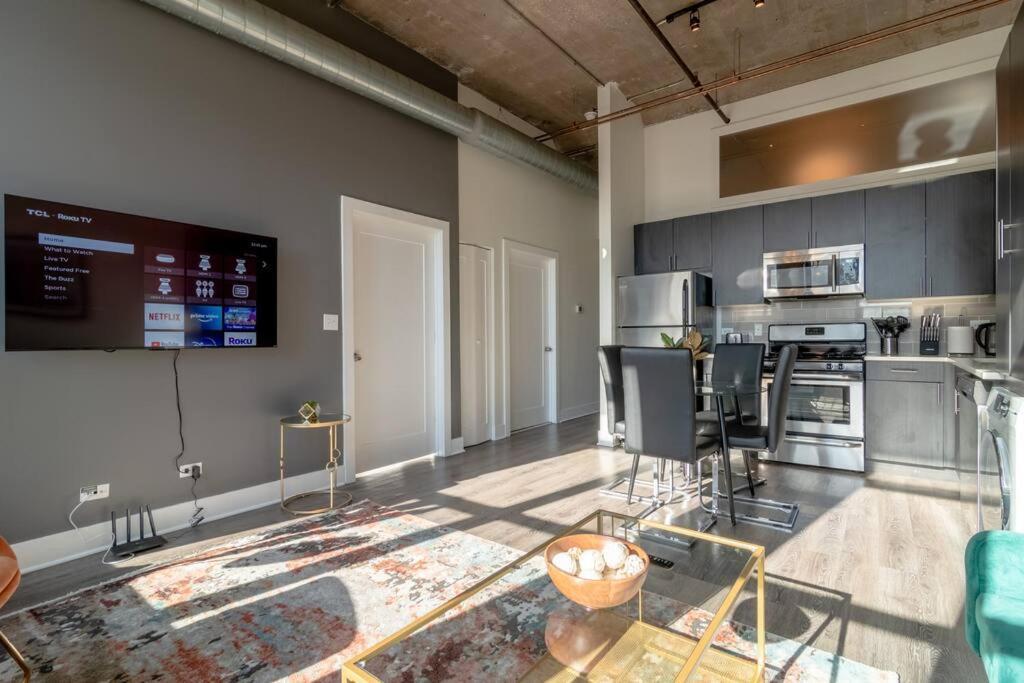 Spacious 2Br Vacation Rental With City View, Optional Parking And Gym Near Mccormick Place & Downtown Chicago Attractions エクステリア 写真
