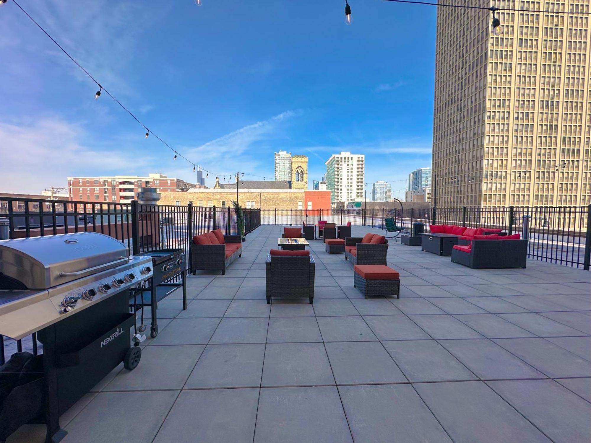 Spacious 2Br Vacation Rental With City View, Optional Parking And Gym Near Mccormick Place & Downtown Chicago Attractions エクステリア 写真