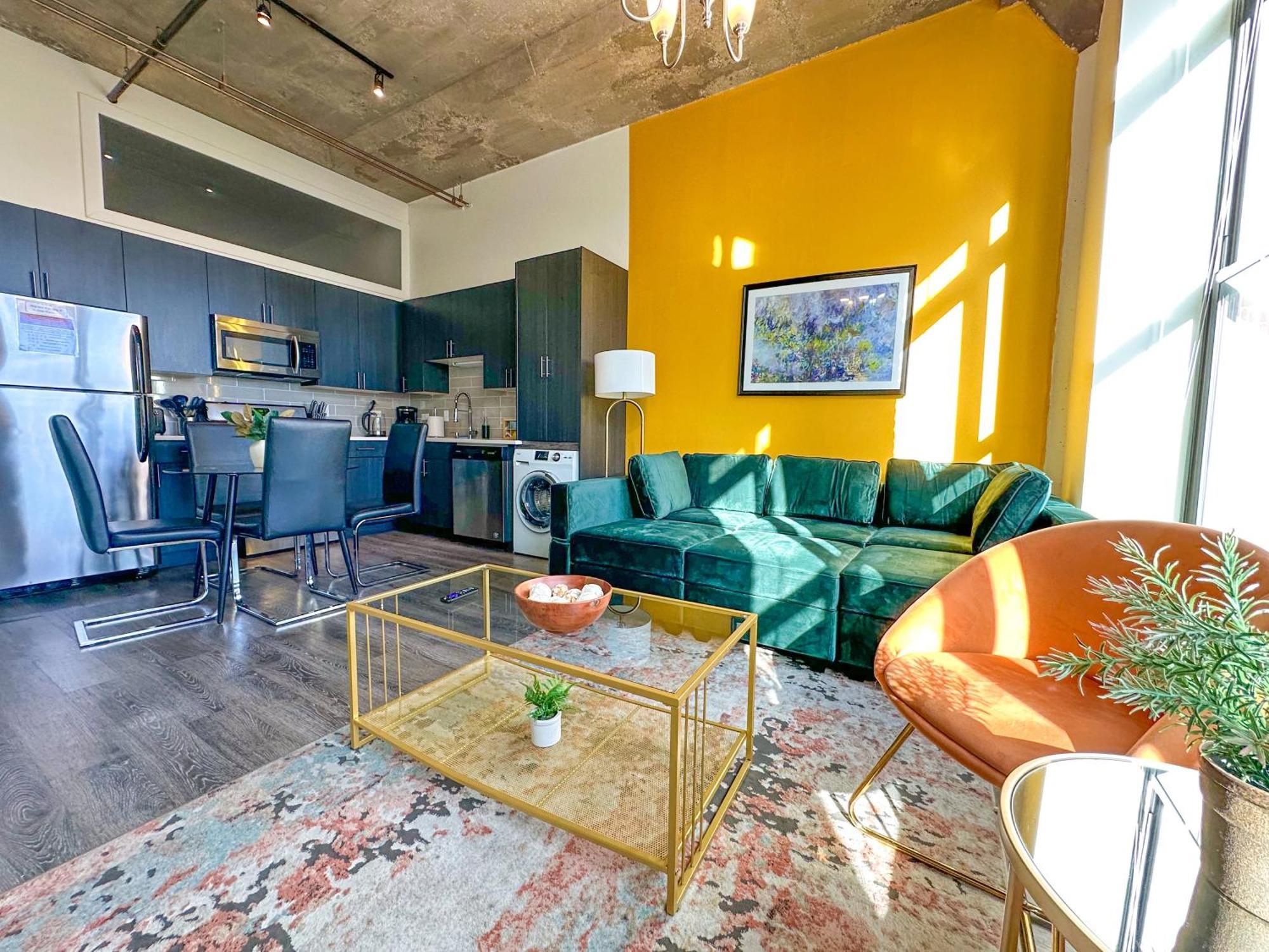 Spacious 2Br Vacation Rental With City View, Optional Parking And Gym Near Mccormick Place & Downtown Chicago Attractions エクステリア 写真