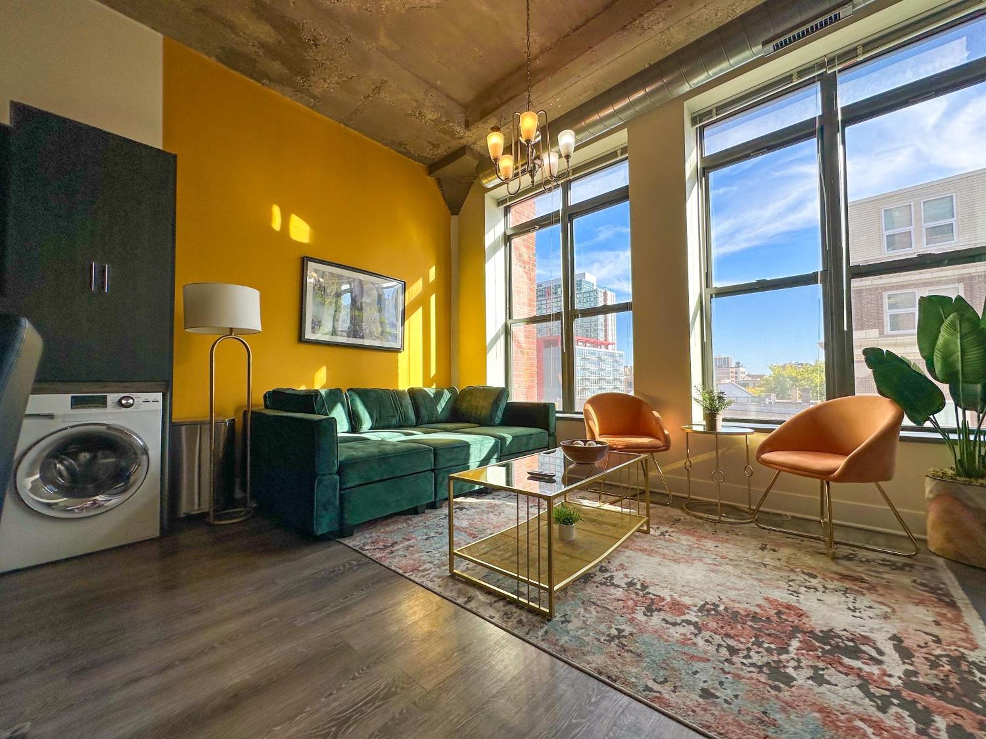 Spacious 2Br Vacation Rental With City View, Optional Parking And Gym Near Mccormick Place & Downtown Chicago Attractions エクステリア 写真